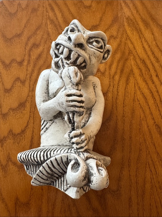 Other - “Bone Gnawing" resin gargoyle statue. Decorative Wall art.